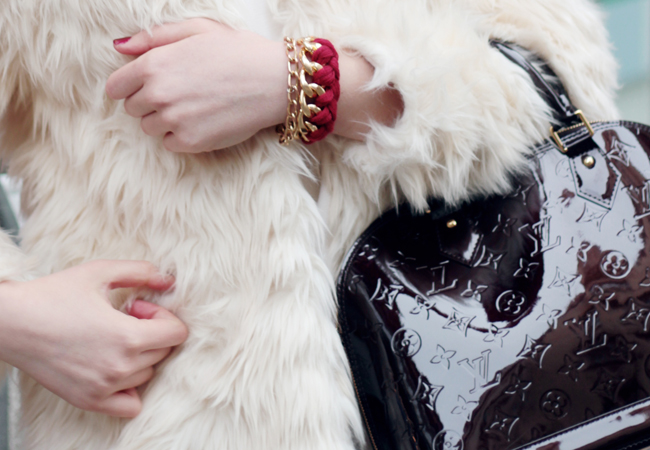 Kayture – THE WHITE YETI FAUX-FUR JACKET